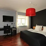 فندق بست ويسترن بلس سفيندبرج فندق 4*